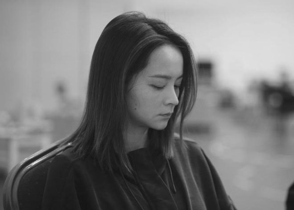 邓莎发文疑似官宣离婚:再也不愿困在一潭死水中,感谢一路陪伴