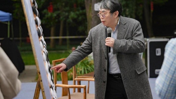 C视频·凡人樊语丨会玩网络热梗会演情景短剧 这样的基层“网红”干部你喜欢吗？