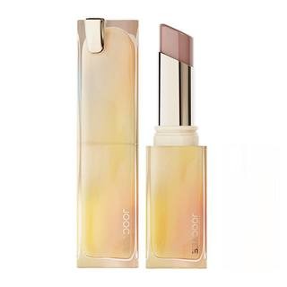 口红和腮红该如何搭配？搭配这种妆容有什么技巧？