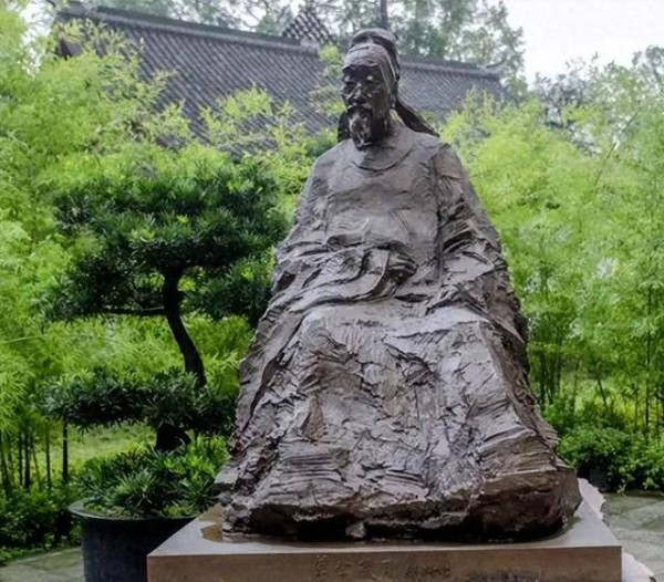 “诗圣”杜甫为何在中唐默默无闻？又为何能在后世名存千古？