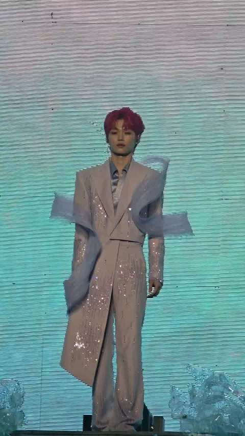 梓渝完全就是红发的神来的