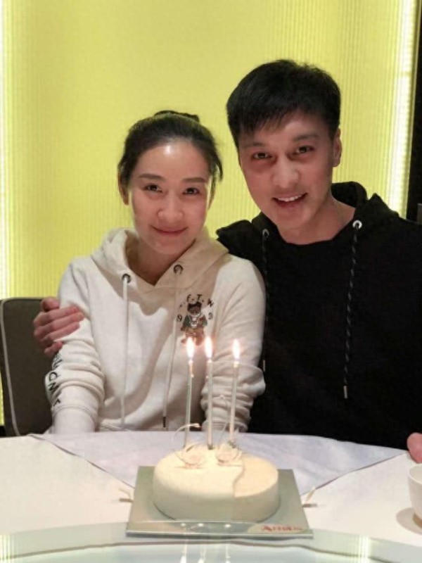 2025娱乐圈离婚大盘点，那些年我们追过的CP，终究败给了现实