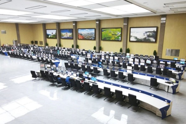 公司炼油区集中控制室