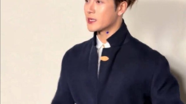 王嘉尔活动喊话摄影老师求P图