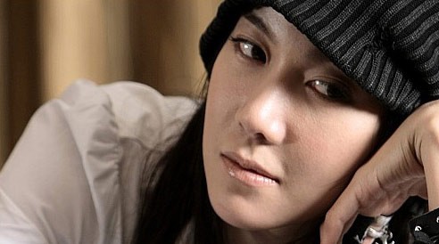 资料：韩国演艺圈新秀李智雅个人小档案(附图)