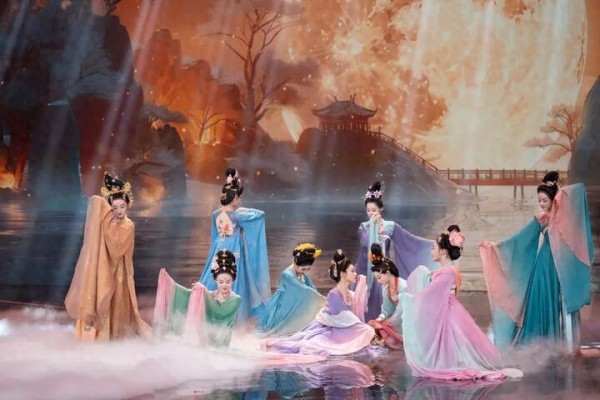 当专业文艺院团搞起“团播”，会发生什么？