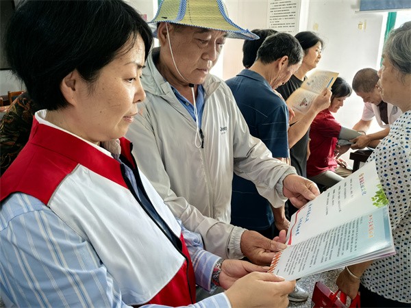仁里镇深入开展“全民健康生活方式宣传月”活动，多措并举守护居民健康