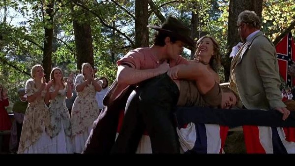 一口气看完经典恐怖电影《2001个疯子》