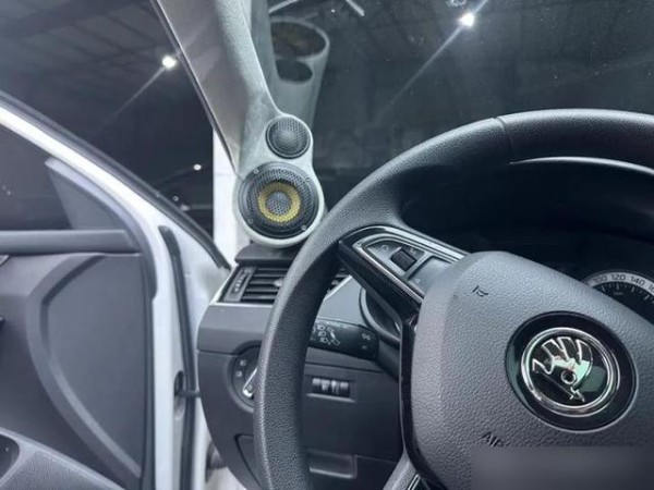 斯柯达明锐音响升级，享受车载音乐的乐趣-有驾