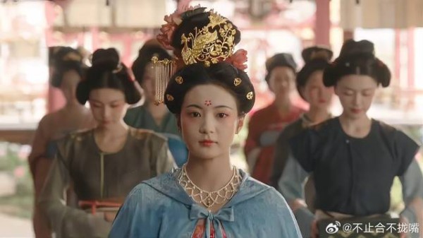 县主无视礼数，竟然占了别人的位子，被人非议还不让座