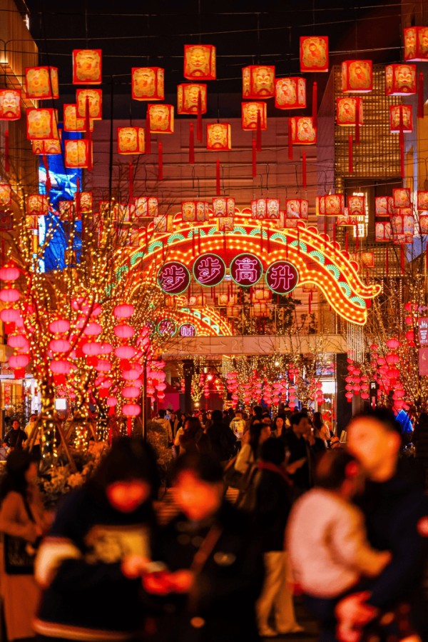 看京剧、逛非遗、水岸巡游 西岸梦中心开启“水岸新春季”