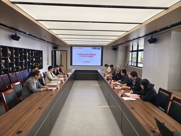 广东省体育局副局长张东瑾一行到我校调研交流