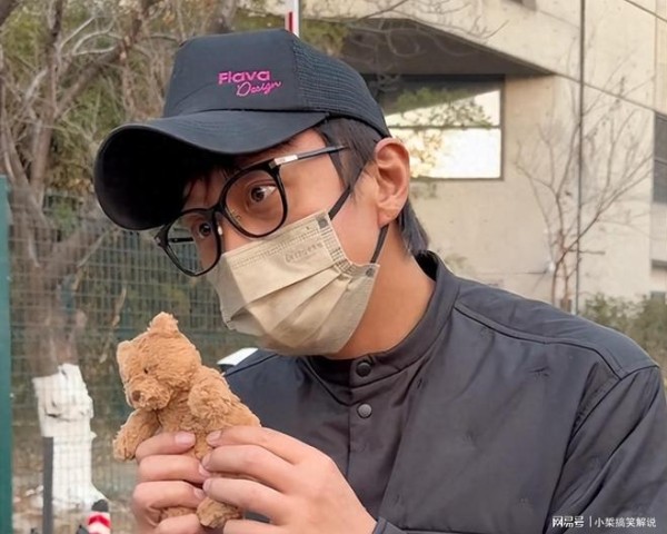 46岁邓超暴瘦引讨论，人前光鲜背后令人担忧