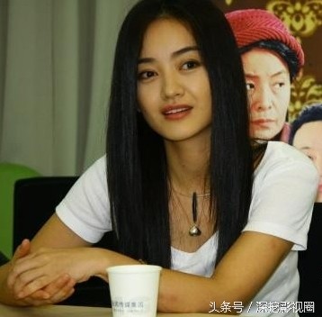 记得《雪豹》里的萧雅吗？低调、鲜有绯闻，话剧出身，文艺女神