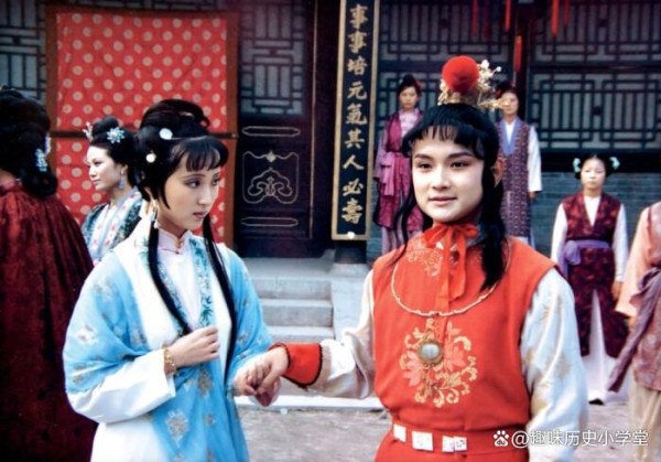 《红楼梦》主要人物及性格特征探讨