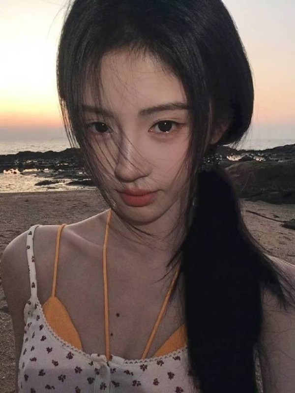 鞠婧祎颜值超高。