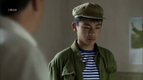 父母爱情：卫国把侯城北门牙打掉气的江德福打断鸡毛掸子