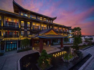 梅州游记图文-梅州玖崇湖凤悦·凤颐温泉酒店——客家院落与天然温泉融为一体，人文雅士的诗意居所