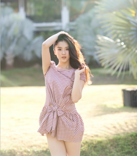 娱乐圈乌龙事件频频 素颜女神原是新星王纯