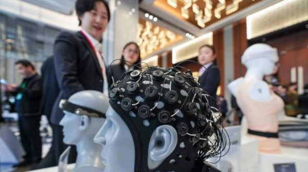 产业升级再添引擎,六大前沿科技赛道蓄势突破,量子科技从理论走向产业化,推动信息革命迈向新高度