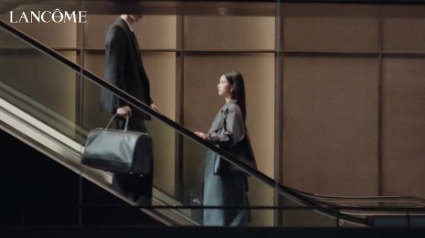 张凌赫张婧仪兰蔻情人节大片