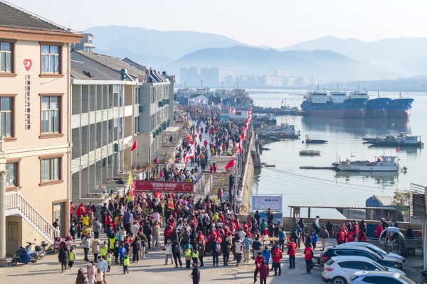 2500人徒步赏海景!“千里走宁海”带动浙江全民健身热潮