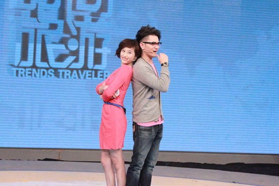 李欣汝李晨摆造型