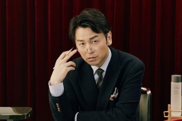 雷佳音成时尚圈宠儿?杂志照展现中年胖大叔的时尚,笑容十分憨厚