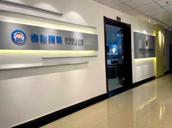 明星背后的故事：揭秘他们的日常生活与关系