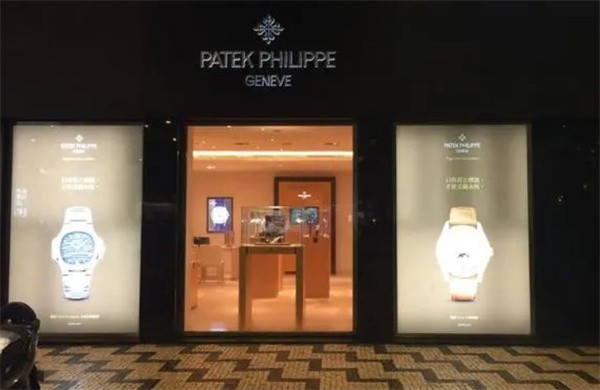 百达翡丽腕表表壳割手解决方法大全（日常保养与维修技巧）