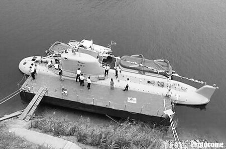 千岛湖观光潜艇下水难