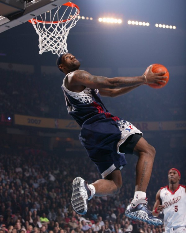 詹姆斯职业生涯连续首发纪录被终结，只能怪自己