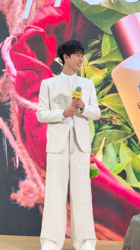 李昀锐新剧《冰湖重生》引粉丝互动热潮