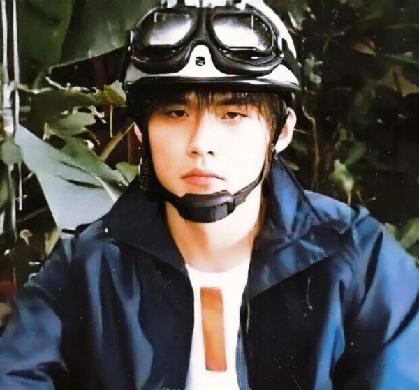 《青花瓷》：从歌词到MV的诗意解读与影响