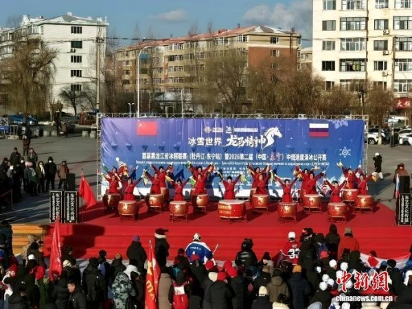 中俄350余名运动员东宁竞技速度滑冰