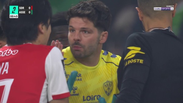 Ligue 2 : Trente secondes de jeu ... carton rouge oublié pour Saint-Etienne ?