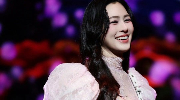 邝玲玲香港见面会day2路透小合集️ 哈哈哈，邝玲玲画的马，你说是马就是马