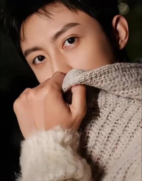 黄景瑜宣布未来两年大幅减少工作