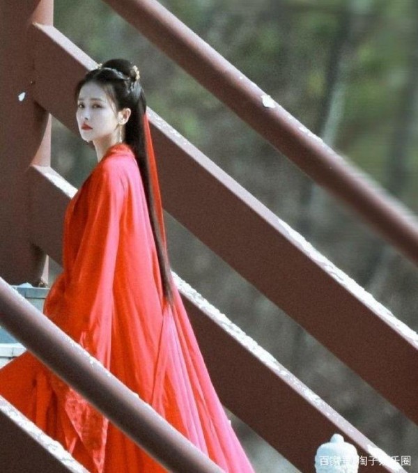 热剧大碰撞！任嘉伦《周生》后接新剧，恐遇上《余生》，有点冒险