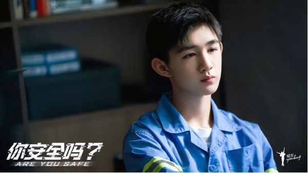 16岁身高直逼1米9，出演过10部热剧，演技小天才荣梓杉有多优秀？