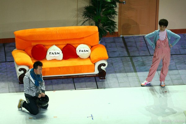 31年春晚生涯谢幕！孙涛含泪告别舞台：把机会留给年轻人