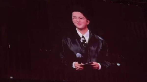 时代峰峻澳门演唱会投票比赛，输家惩罚为换头像