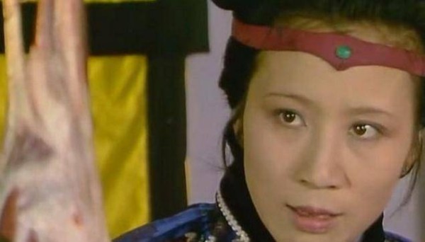 孤寡女人李纨守寡一生,她是贾府最成功的母亲,贾母也比不上