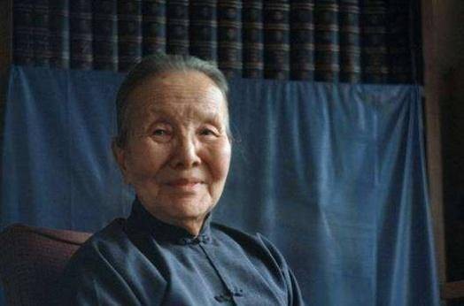 她的作品被苏青和张爱玲嫌弃,墓碑上也写着教子无方,为何?