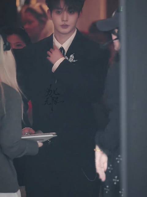 邓为多角色演绎引关注，殷戈止苏易水涂山璟亮相