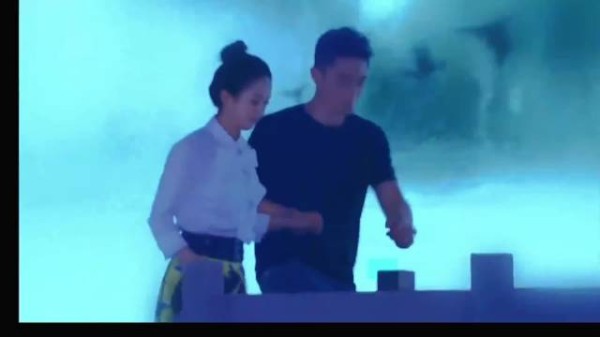 花千骨出生天现异象，白子画带其飞升仙界