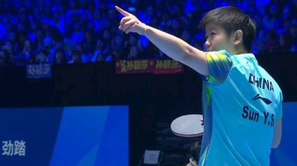 孙颖莎重返赛场直言兴奋，球迷加油声激励斗志