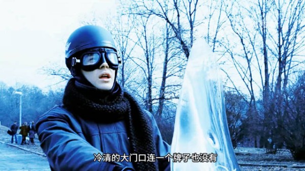 外表像丑陋大叔内心是天真小孩，来自地狱的小孩拯救世界！ 《地狱男爵》