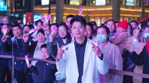 寇麟新专辑《追梦力量》在西安发布