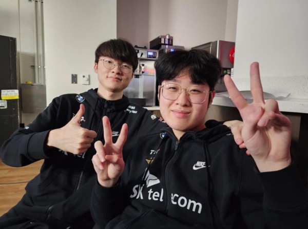 电竞赛场上的新动态与老将谢幕